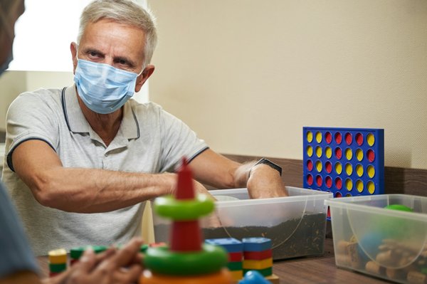 Comment les interventions en ergothérapie peuvent-elles améliorer la qualité de vie des patients atteints de sclérose en plaques?